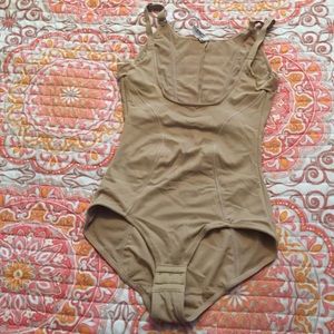 Maidenform body shaper